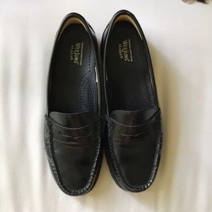 Euc bass weejuns 90s style sole